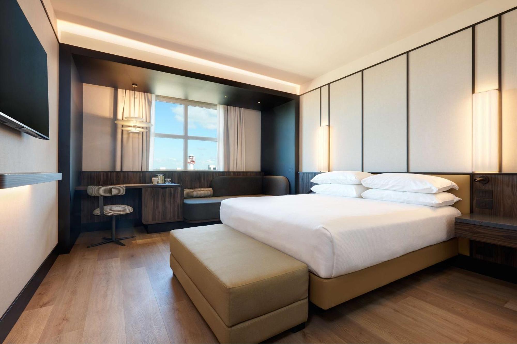 Hilton Rome Airport Hotel Fiumicino Exterior photo